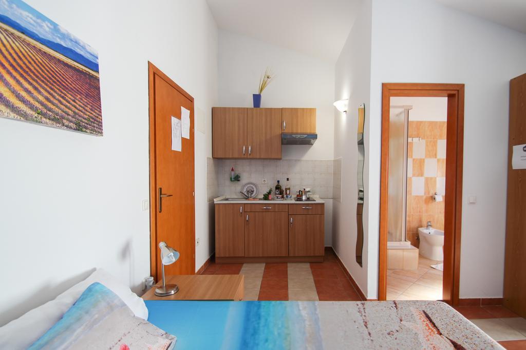 Apartments Miani Novigrad  Екстер'єр фото
